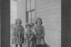 Lacey, Margie, Alma, Flo 1907 LWA2